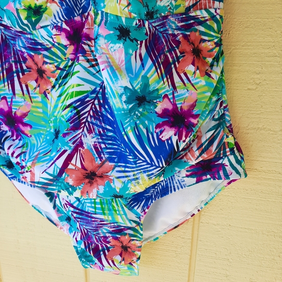 Catalina Tropical Flower Print Twist Front Sweetheart Halter One Piece Swimsuit - Picture 3 of 11